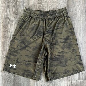 Under Armour Boys Camo Shorts- Size Medium- Great condition!